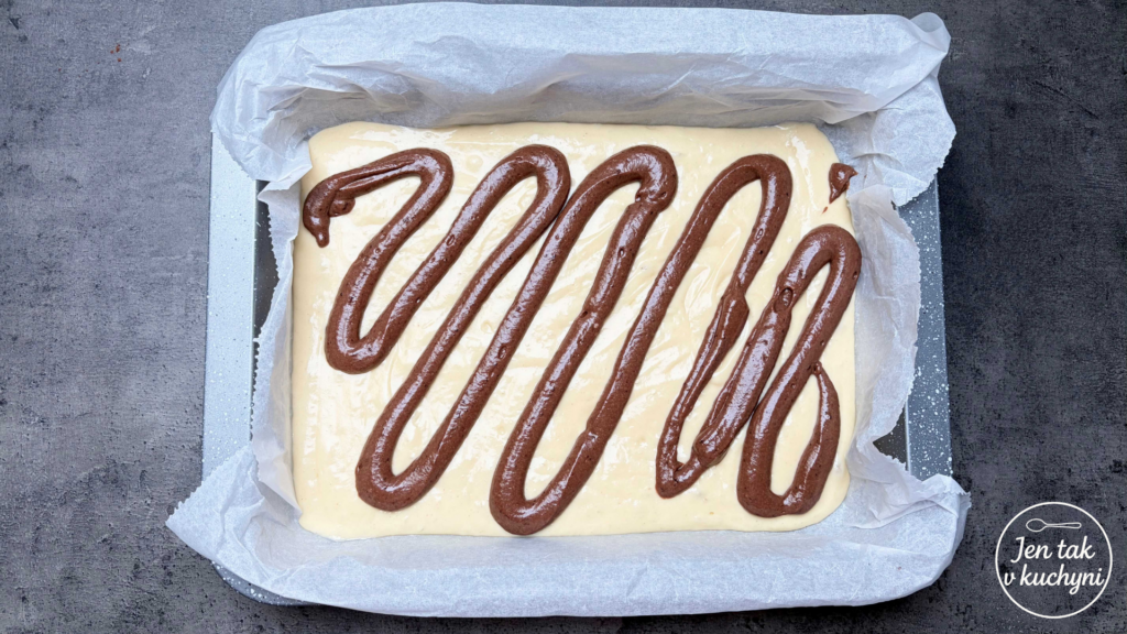 dvoubarevná tvarohová bublanina